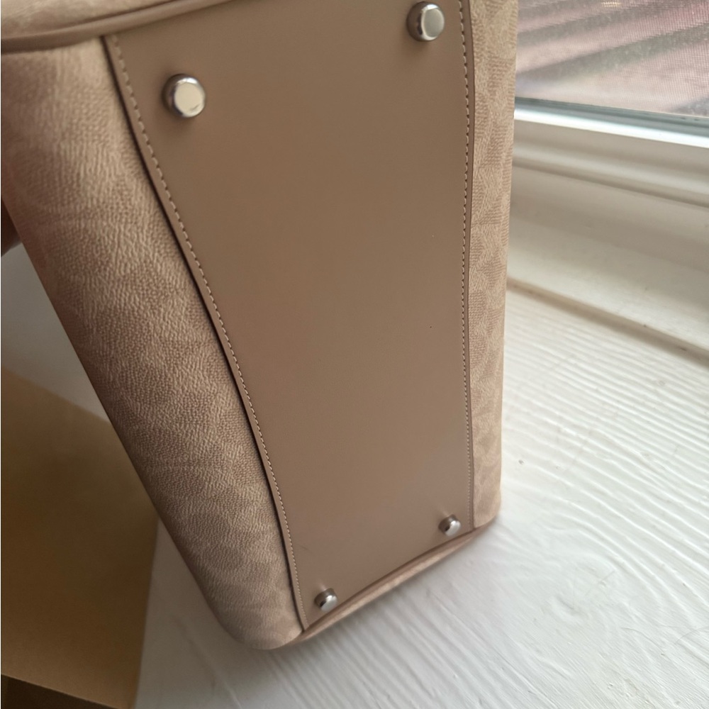 Coach Beige Signature Canvas Satchel with Tan Trim - Picture 7 of 15